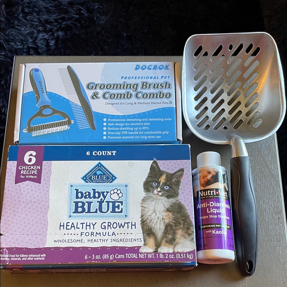 NWT Complete kitties care set.
